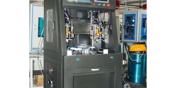 為什么要使用半自動鎖螺絲機？-堅豐股份